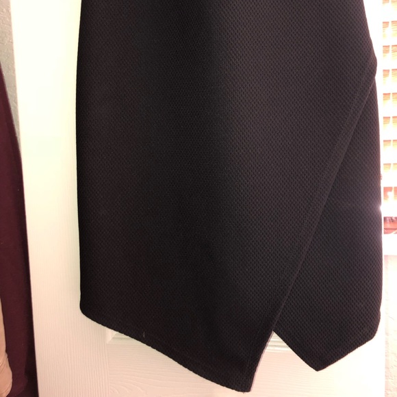 black dress - Picture 2 of 3